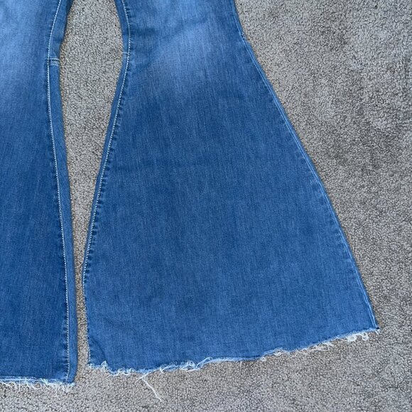 WE THE FREE JUST FLOAT ON ELEPHANT EAR BELL BOTTOM EXTREME FLARE BLUE JEANS - 31 - Picture 4 of 15